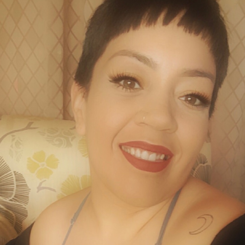 Meet your Posher, Angela